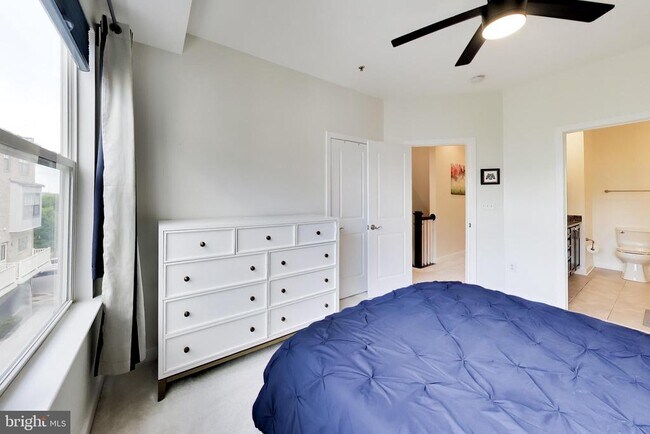 Building Photo - 4550 Longfellow St