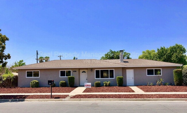 Building Photo - 3653 N Shirley Ave