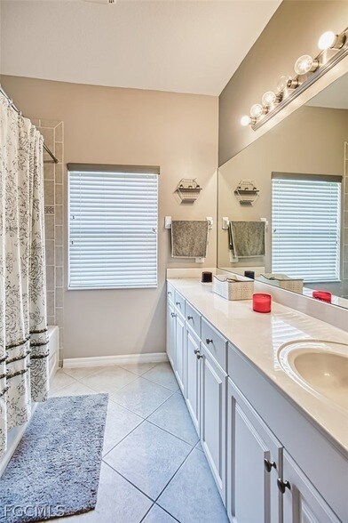 Building Photo - 3230 Cottonwood Bend