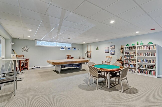 Building Photo - 145 S Ocean Ave