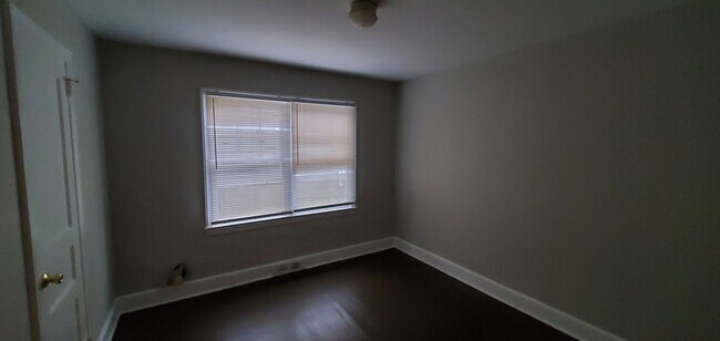 Building Photo - 2807 Spring Garden St