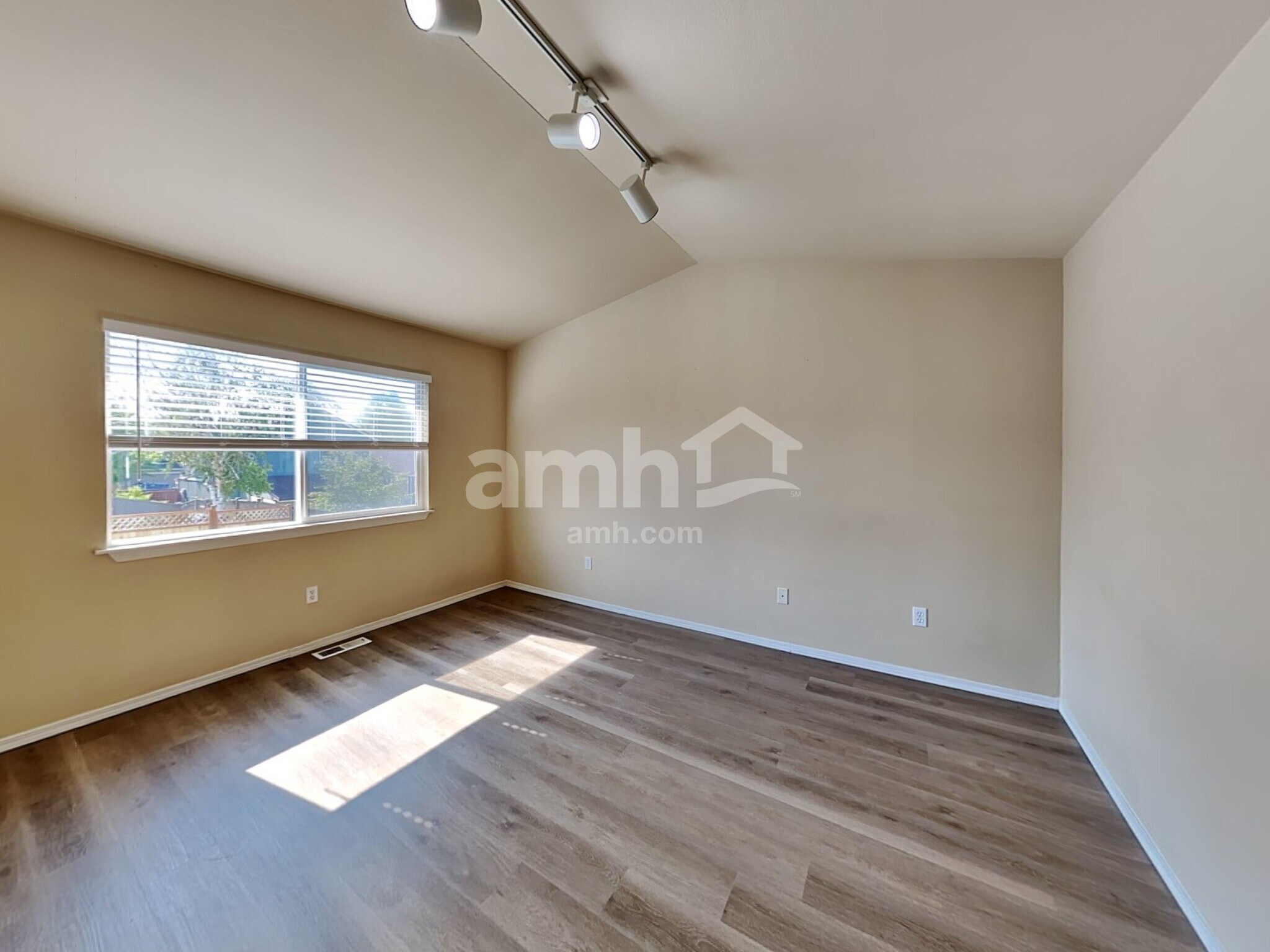 Building Photo - 19610 15th Avenue Ct E