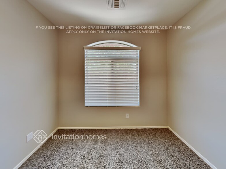 Building Photo - 6428 S 37th Ln