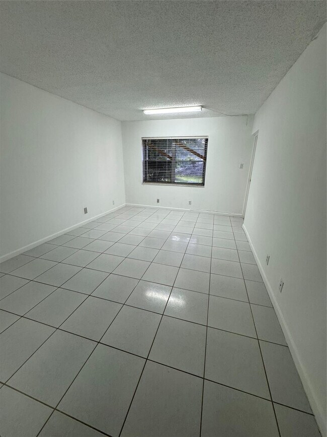 Building Photo - 4384 NW 9th Ave