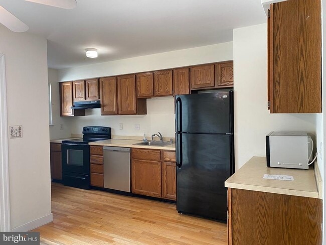 Building Photo - 325 Barley Dr