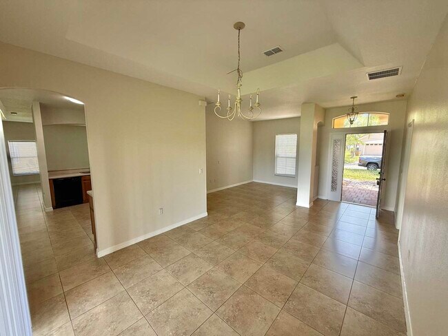 Building Photo - 3637 Northwoods Dr