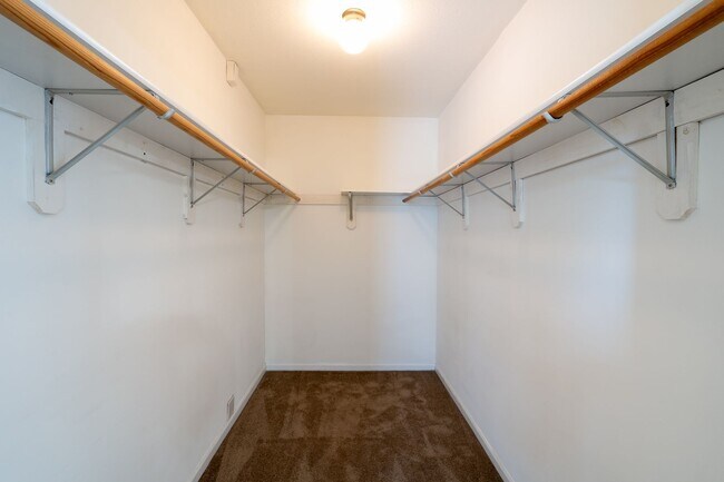 Building Photo - 2412-2414 Calder Ct.