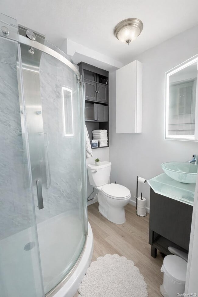 Building Photo - 207 Main St