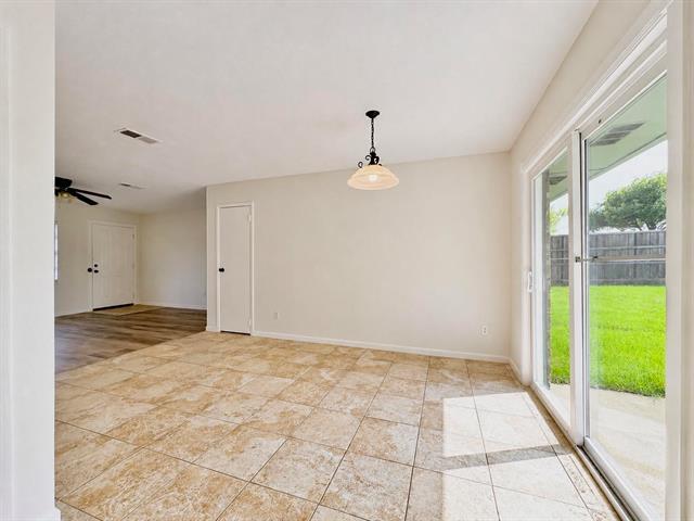 Building Photo - 409 Starling Dr