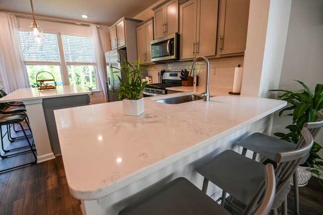 Building Photo - Odenton Townhouse