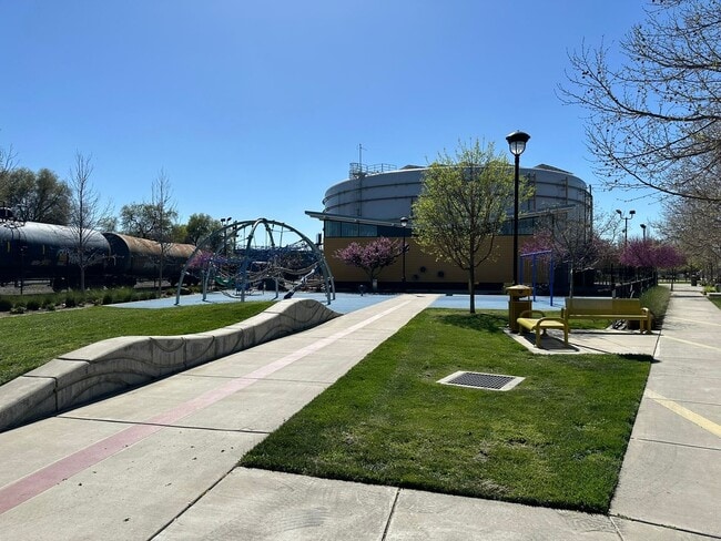 Building Photo - Modern 2-Story with Loft near Sutter Health Park