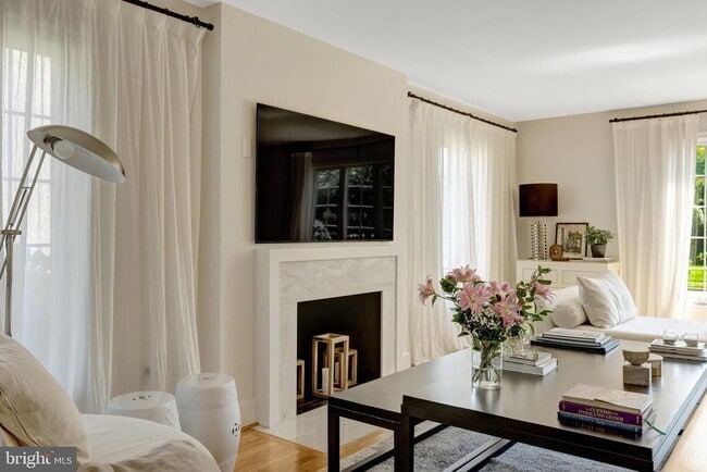 Building Photo - 6305 Dunaway Ct