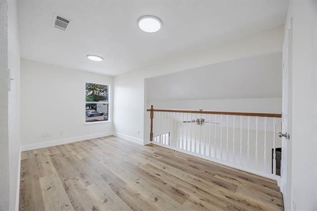 Building Photo - 907 Yellowstone Dr