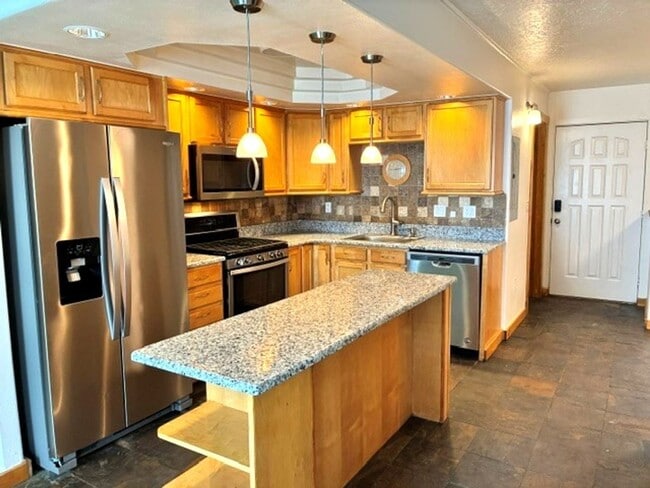 Building Photo - Long Term Rental- Oro Fino 209