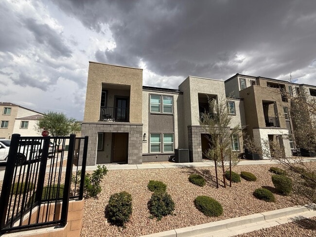Building Photo - 6131 Garden Oasis St