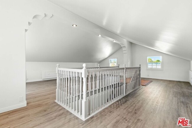 Building Photo - 4640 Laurelgrove Ave