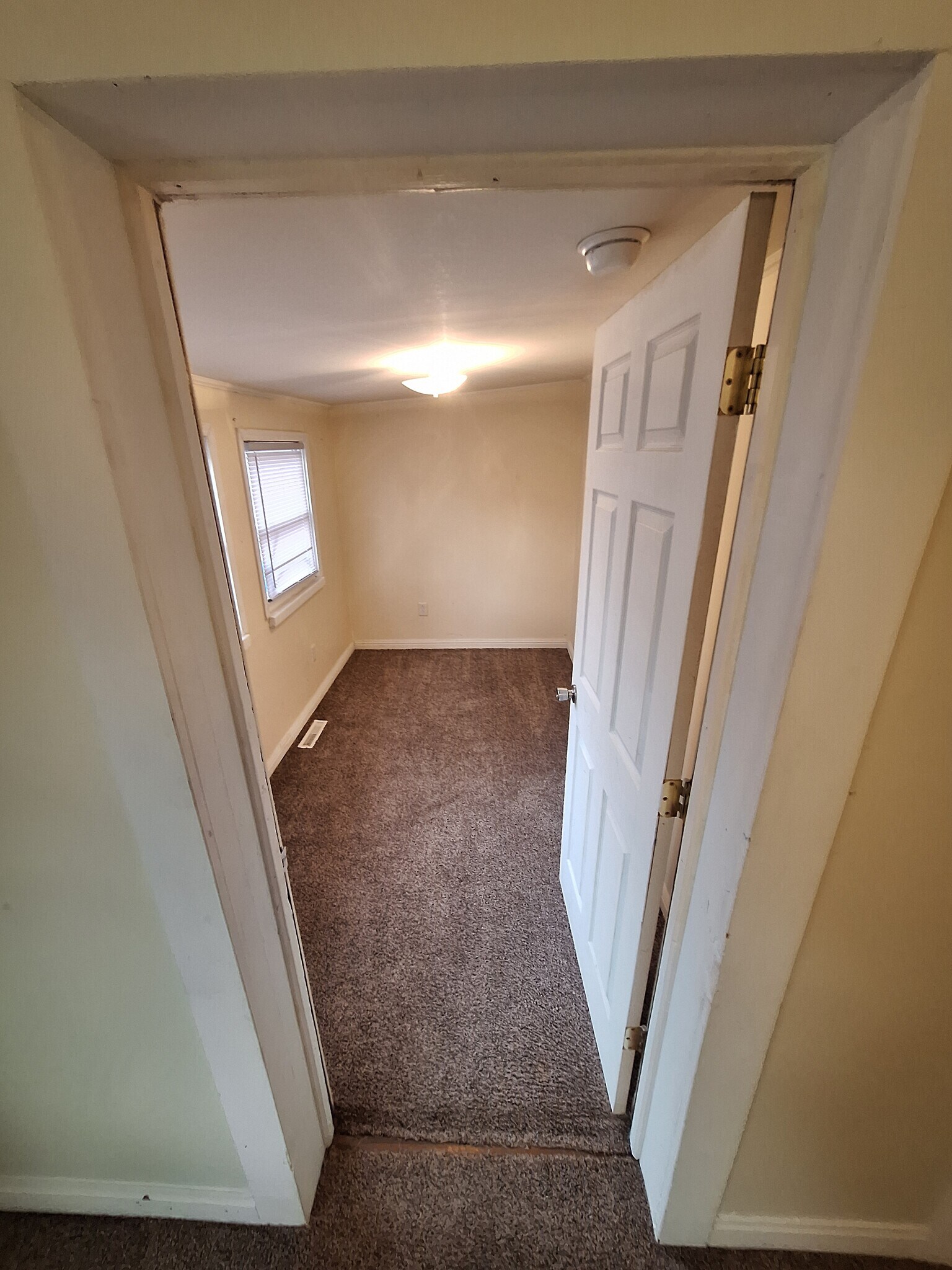 Building Photo - 5771 Seneca Trl S