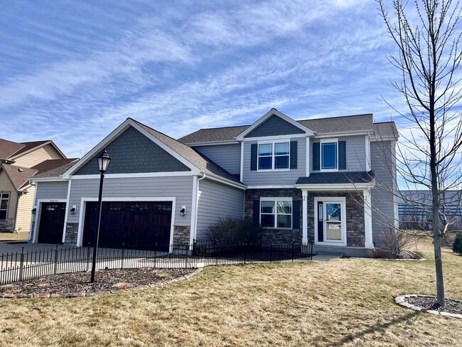 Building Photo - Menomonee Falls Single Family Home for Rent!