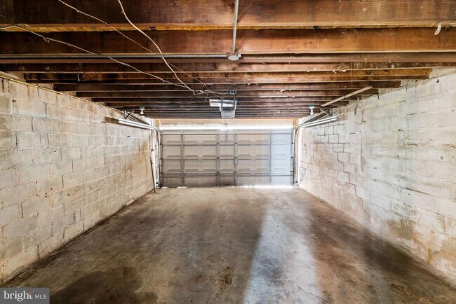 Building Photo - 2444 Eutaw Pl