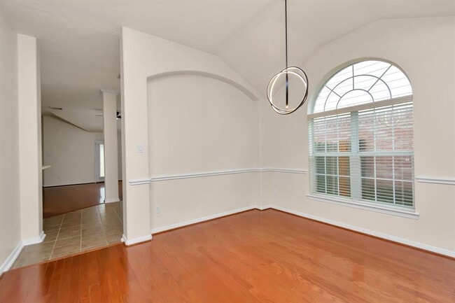 Building Photo - 16510 Bluff Springs Dr