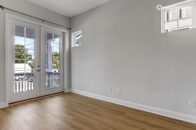 Building Photo - Amelia Island Coastal Charmer!