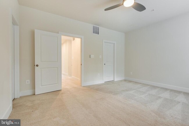 Building Photo - 2546 Buckthorn Dr