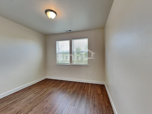 Building Photo - 1519 S Horton St