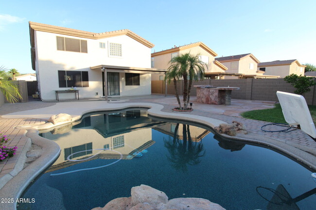 Building Photo - 14334 W Avalon Dr