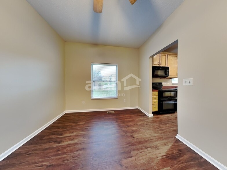 Building Photo - 210 Waterstone Dr