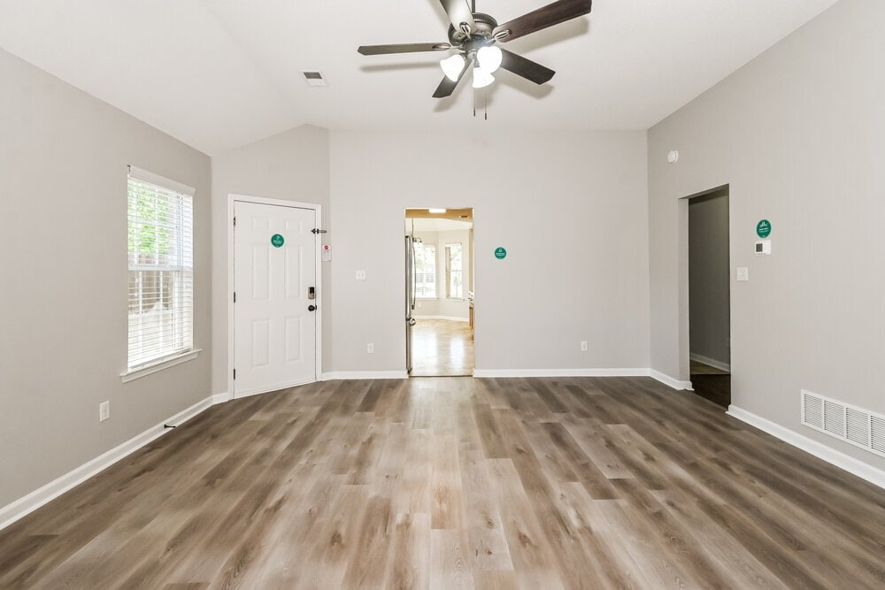 Building Photo - 9892 Southern Oak Way