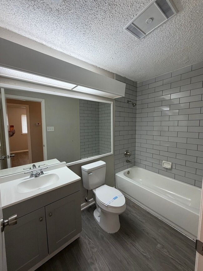 Building Photo - Delightful 3 Bedroom home in North East ISD with easy access to 1604, 35, Randolph AFB, Ft. Sam, ...