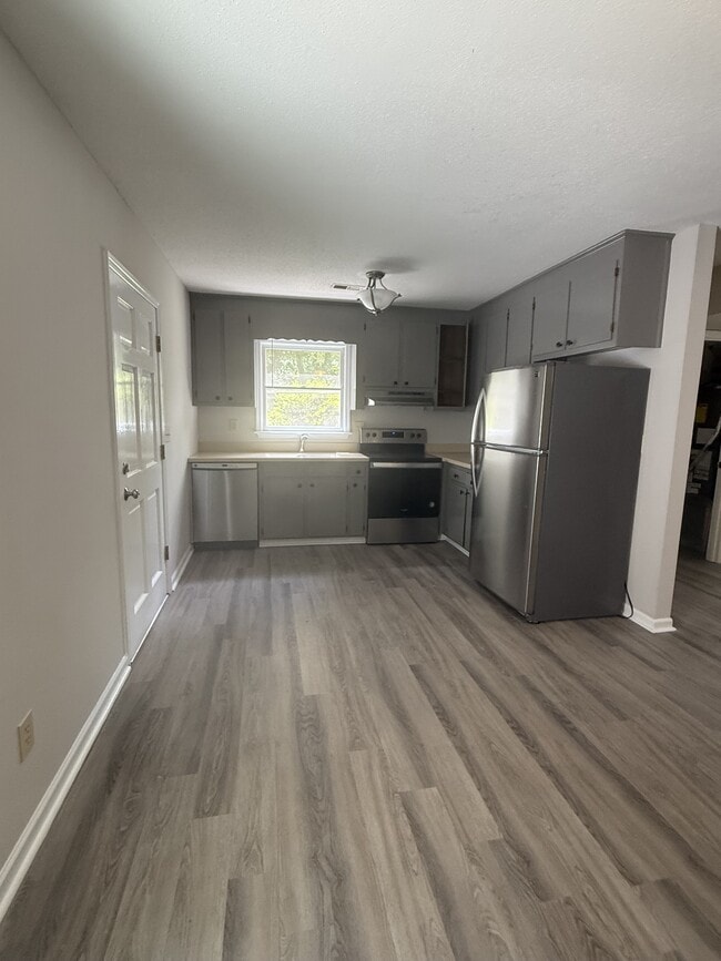 Building Photo - 117 Brightwood Cir
