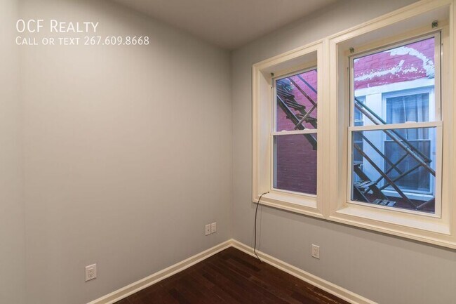 Building Photo - 723 S 56th St