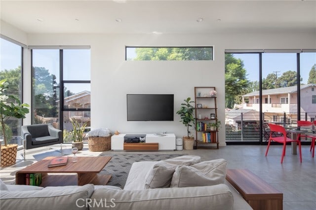 Building Photo - 1616 Amherst Ave