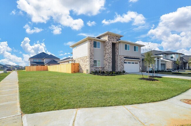 Building Photo - 29203 Pikes Peak Dr