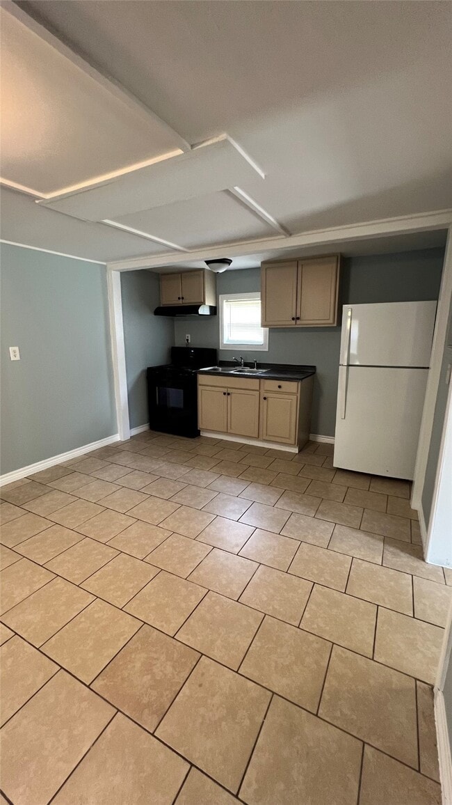 Building Photo - 25128 Faraway Ln