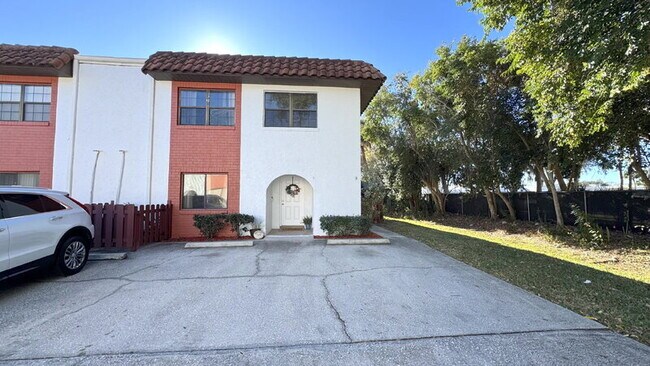 Building Photo - 910 Big Tree Rd