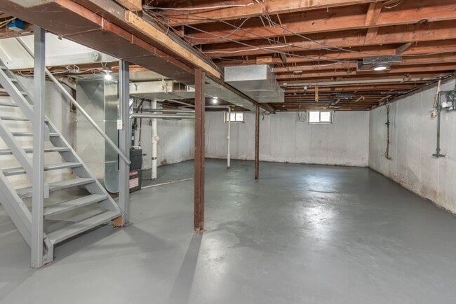 Building Photo - 104 Glen Garry Rd