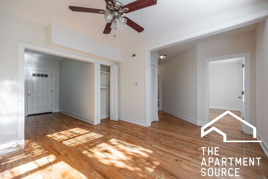 Building Photo - 3904 N Janssen Ave