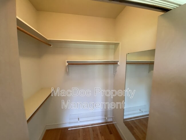 Building Photo - 11225 N Club Dr