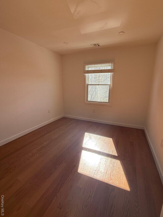 Building Photo - 215-15 17th Ave