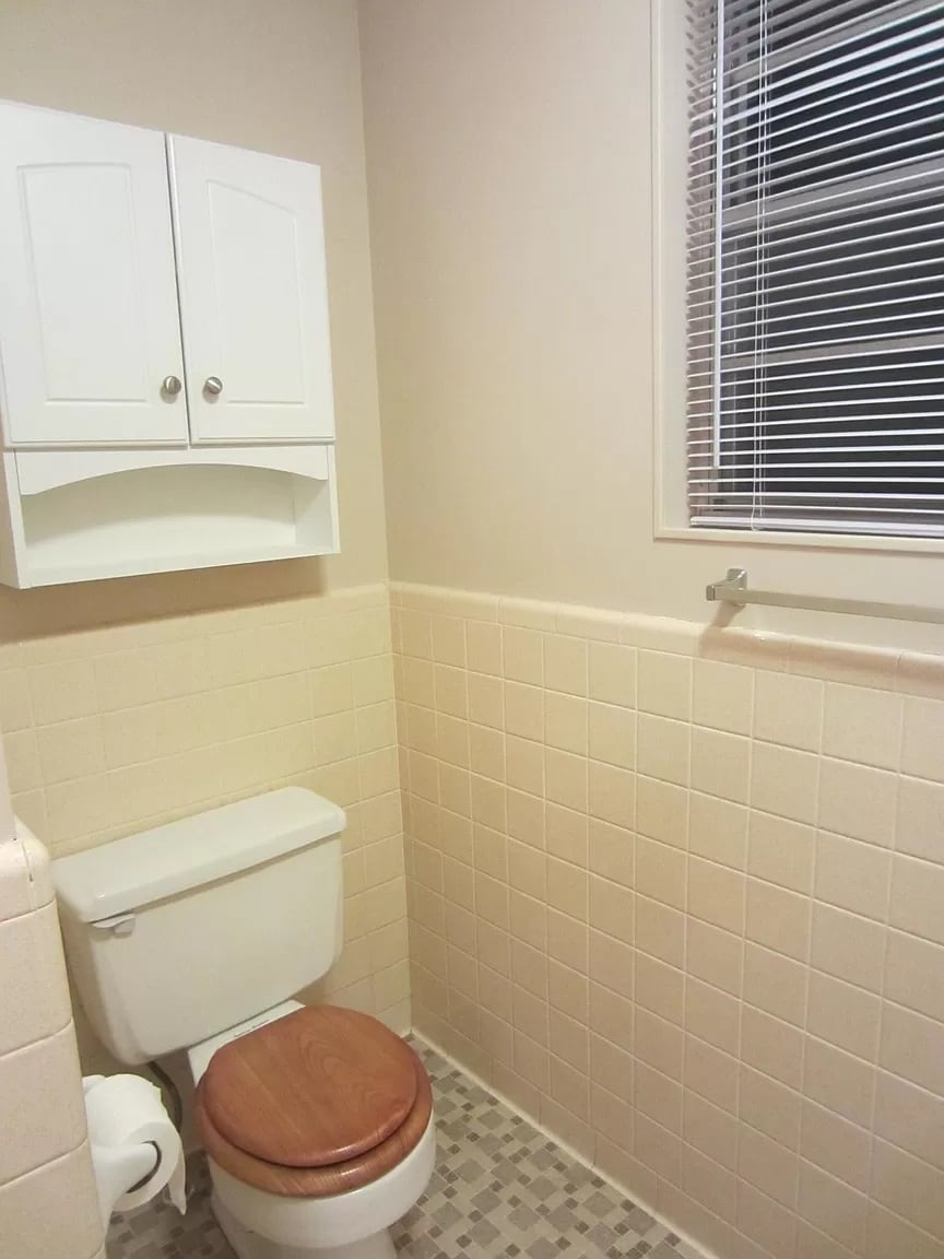 Main Bath #1 - 4210 N Center St