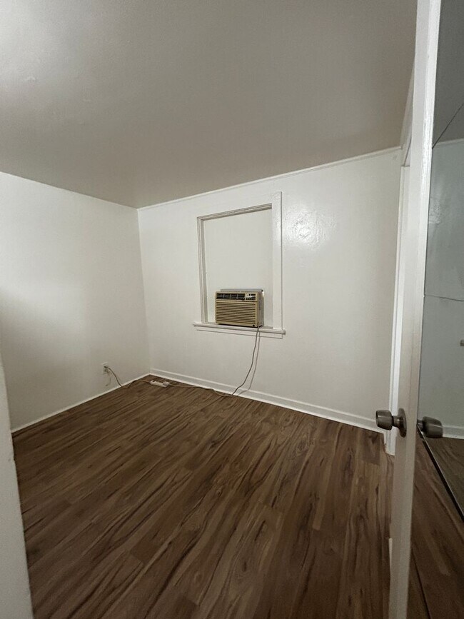 Building Photo - 2726 5th St