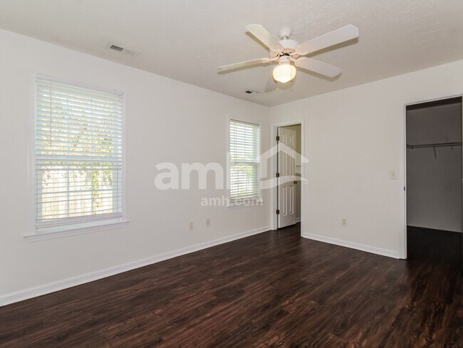 Building Photo - 9504 Huckabee Dr NE