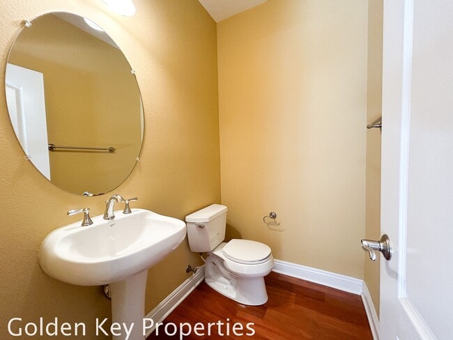 Building Photo - Beautiful Tri-Level Condo in The Bluffs at Carlsbad with Lagoon Views!!