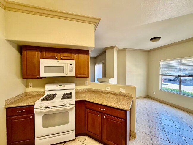 Building Photo - 5525 W Flamingo Rd