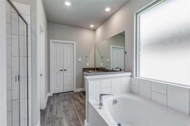 Building Photo - 1208 Elgar Trl