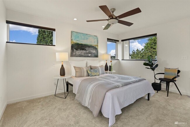 Building Photo - Magnolia Stunner with VIEWS galore from ro...