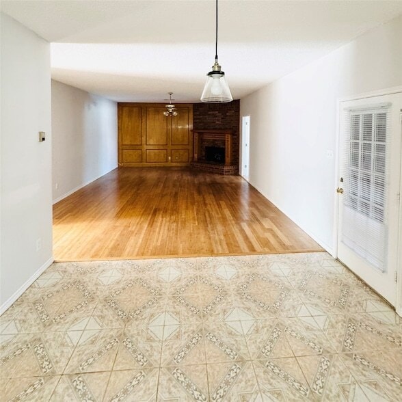 Building Photo - 2305 Buckeye Dr