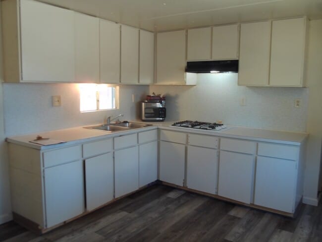 Building Photo - 5934 Cohn Ave